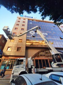 sepetli platform, 53 metre sepetli platform, sepetli platform kiralama, jumbo platform, 53m sepetli vinç, personel yükseltici platform, yüksek erişim platformu